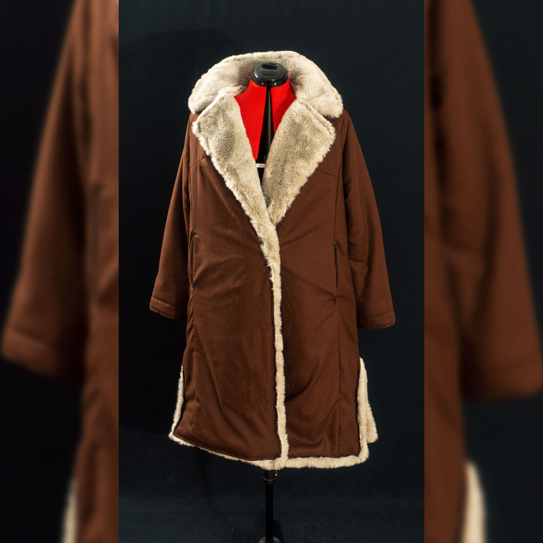 Caleb Widogast Level 1 fur coat from Critical Role's Campaign 2, great for cosplay or winter! Comes in clean or weathered! Cotton weave and faux long haired fur lining.