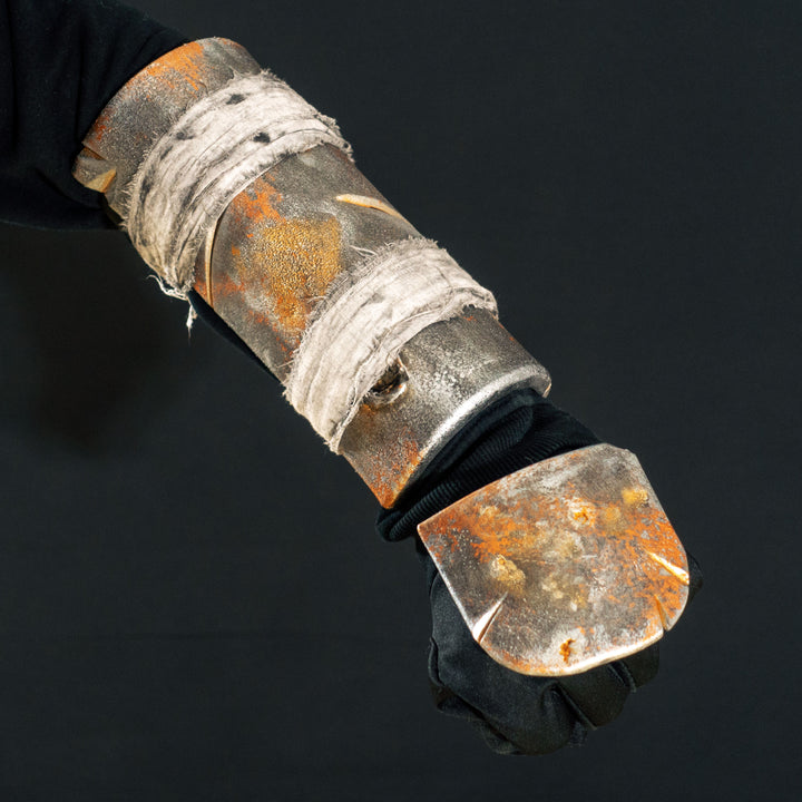 A Fallout New Vegas inspired Forearm set of plate and leather gloves with their respective plate as well, mimicking the NCR Ranger aesthetic! Comes in Clean, Lightly and Heavily weathered cariants! 