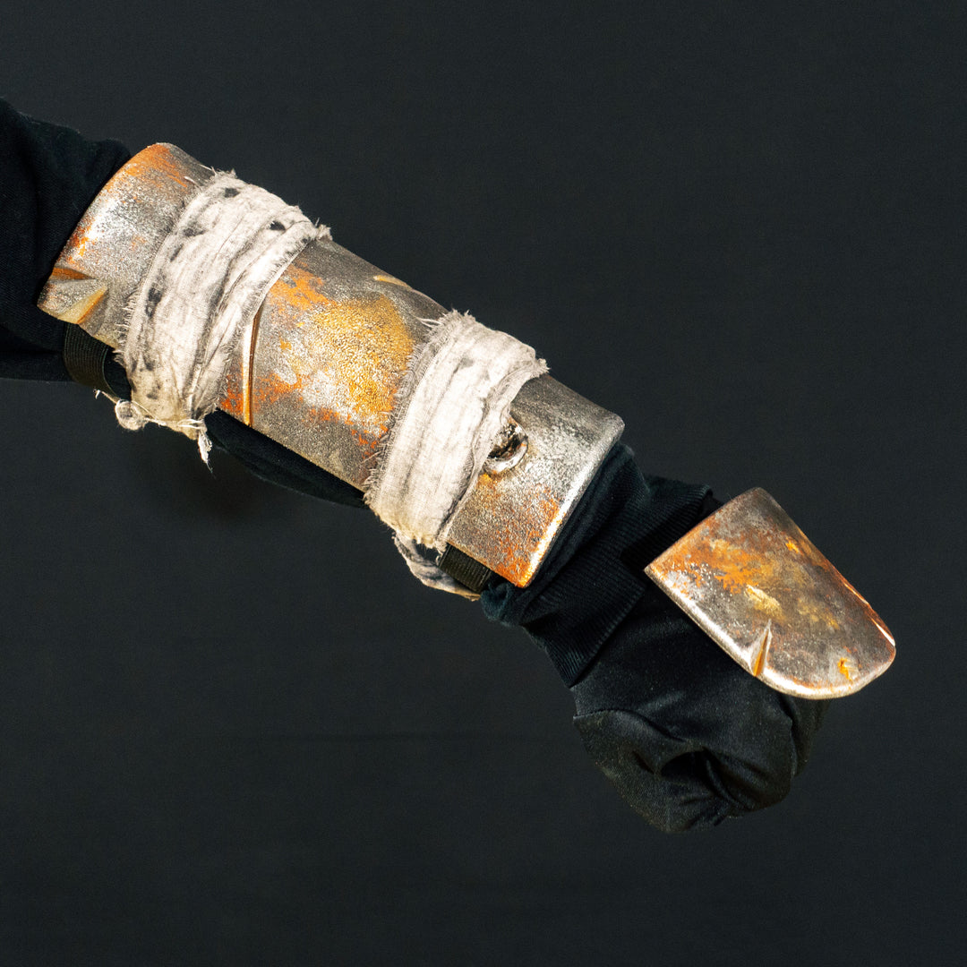 A Fallout New Vegas inspired Forearm set of plate and leather gloves with their respective plate as well, mimicking the NCR Ranger aesthetic! Comes in Clean, Lightly and Heavily weathered cariants! 