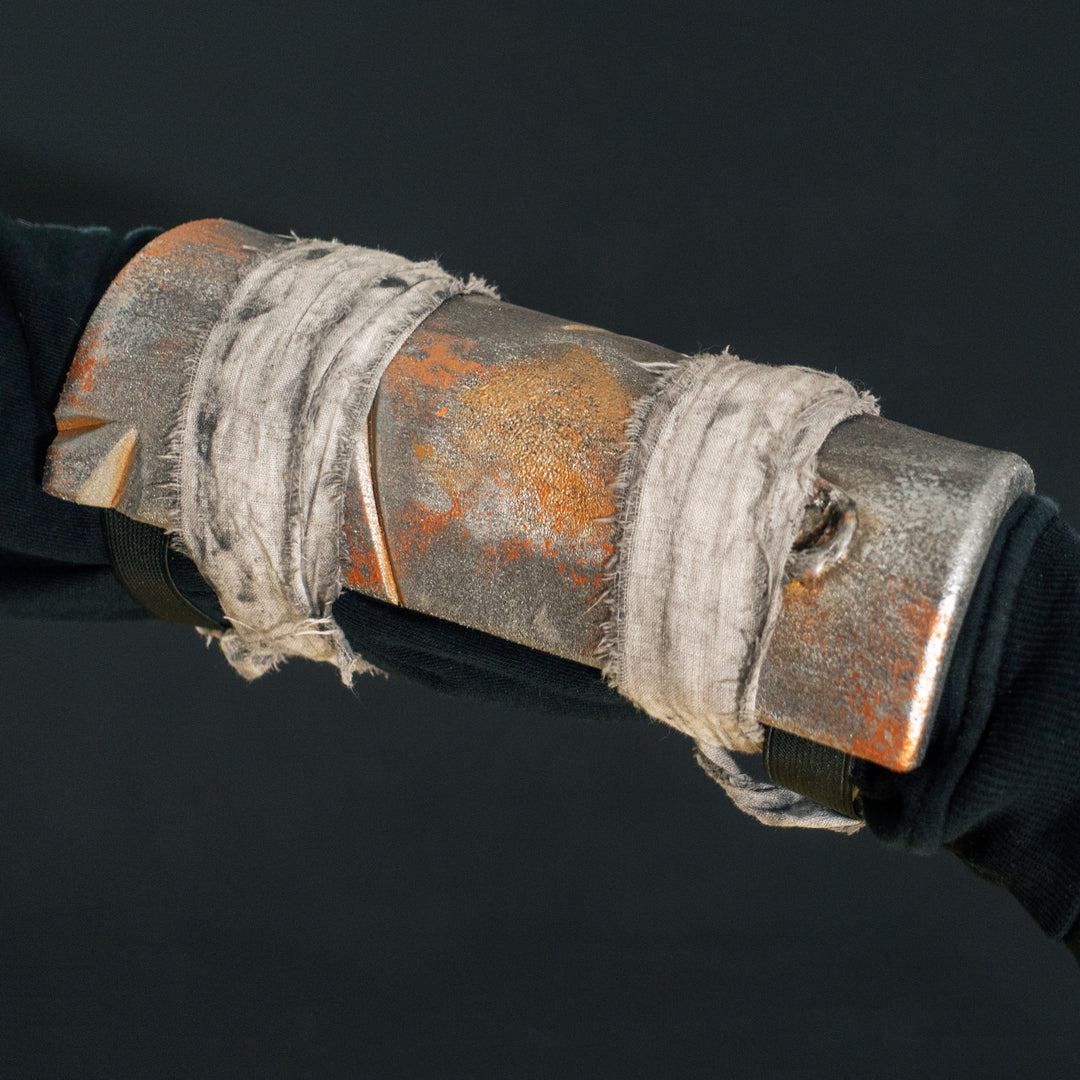 A Fallout New Vegas inspired Forearm set of plate and leather gloves with their respective plate as well, mimicking the NCR Ranger aesthetic! Comes in Clean, Lightly and Heavily weathered cariants! 