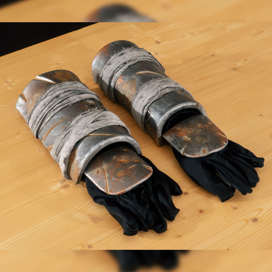 A Fallout New Vegas inspired Forearm set of plate and leather gloves with their respective plate as well, mimicking the NCR Ranger aesthetic! Comes in Clean, Lightly and Heavily weathered cariants! 