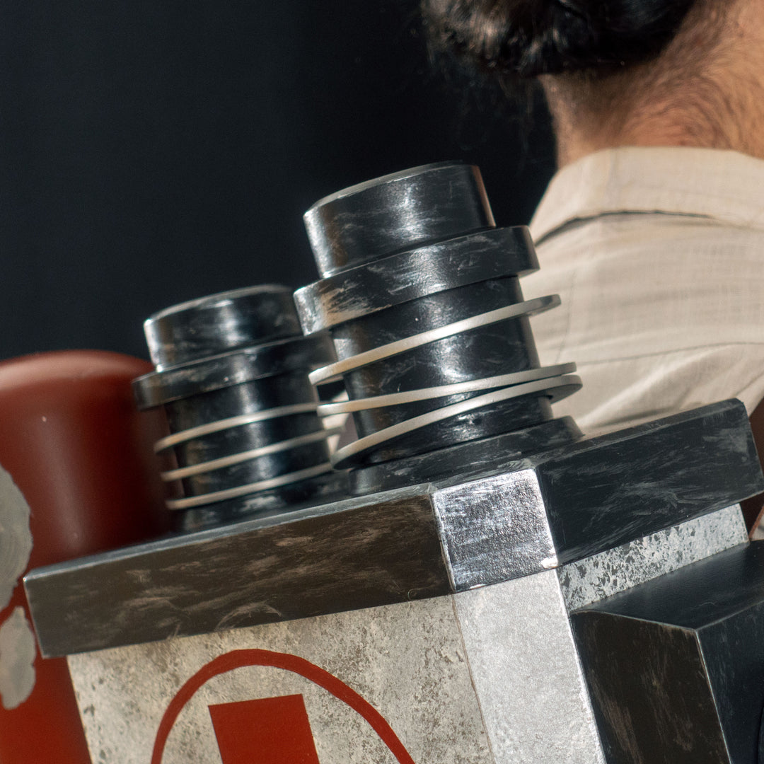 A TF2 Medic Backpack cosplay prop with a metal paint job! BATTLE MEDICS GO!