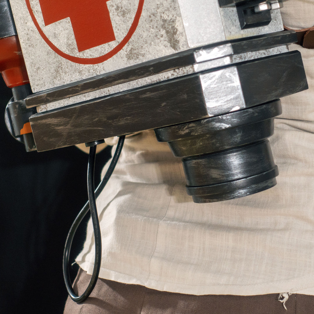 A TF2 Medic Backpack cosplay prop with a metal paint job! BATTLE MEDICS GO!