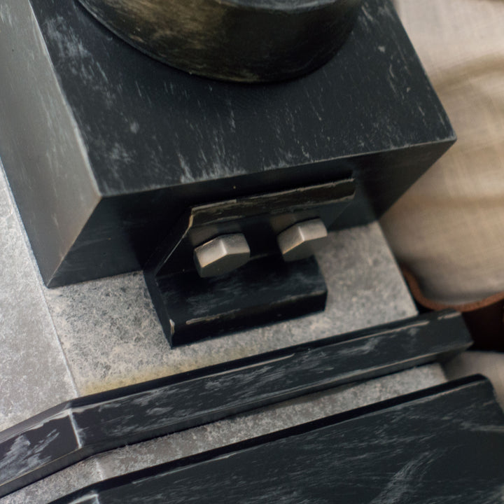 A TF2 Medic Backpack cosplay prop with a metal paint job! BATTLE MEDICS GO!