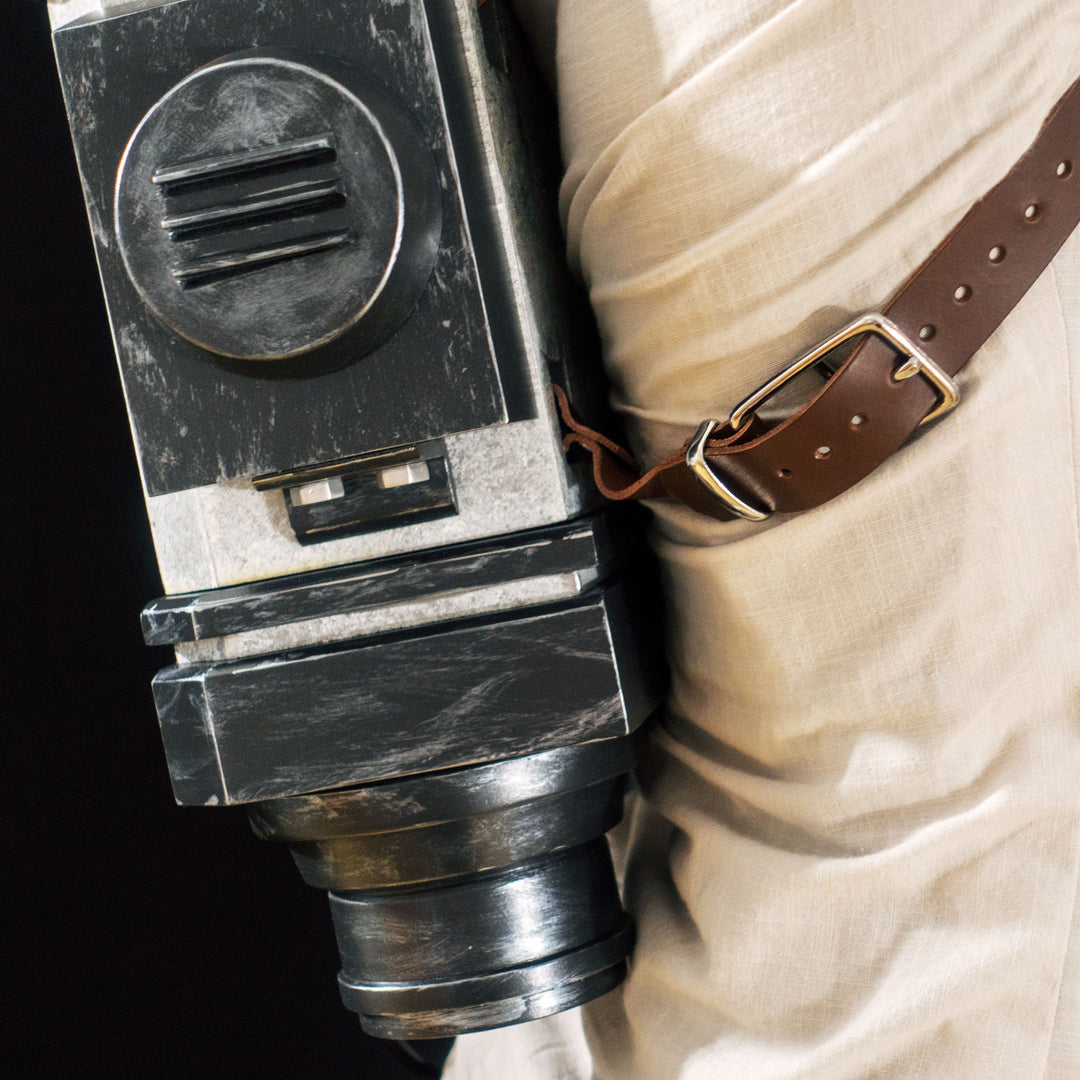 A TF2 Medic Backpack cosplay prop with a metal paint job! BATTLE MEDICS GO!