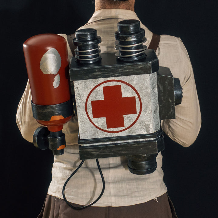A TF2 Medic Backpack cosplay prop with a metal paint job! BATTLE MEDICS GO!