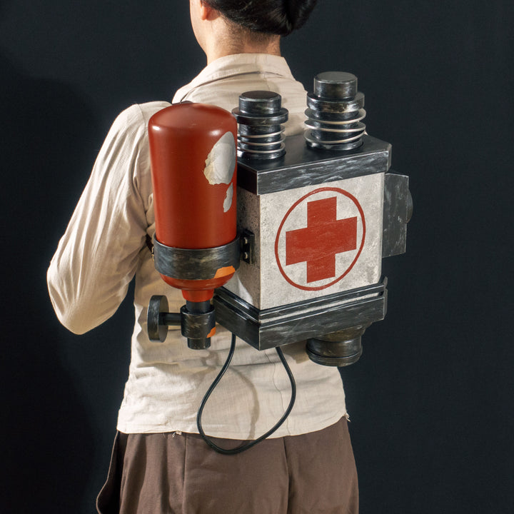 A TF2 Medic Backpack cosplay prop with a metal paint job! BATTLE MEDICS GO!