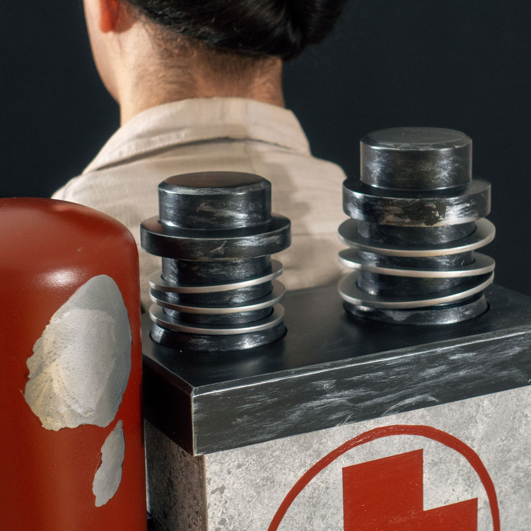 A TF2 Medic Backpack cosplay prop with a metal paint job! BATTLE MEDICS GO!