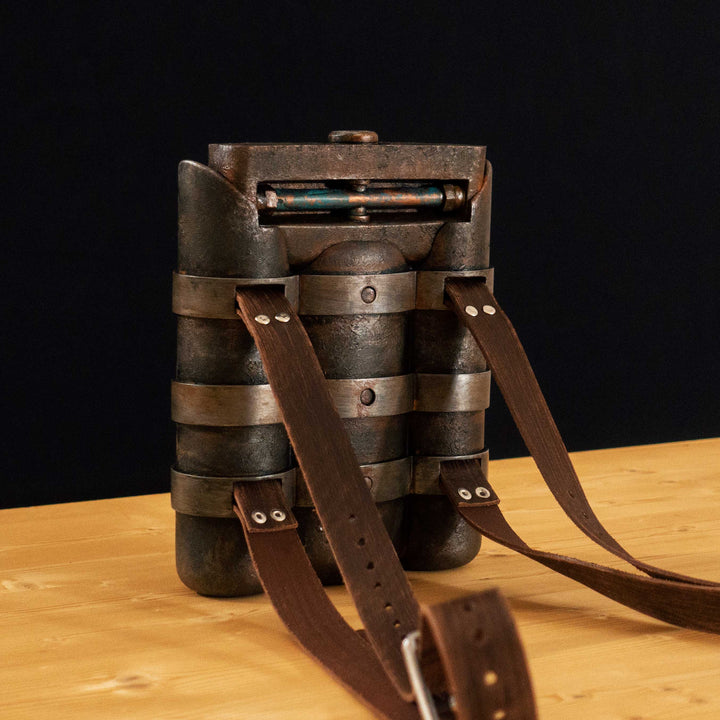A Fallout New Vegas inspired apparatus mimicking the NCR Ranger Air Tank "backpack" with a moving air pressure gauge and 2 pressable buttons! Comes in Clean, Weathered and Rusty versions! Straps are vegetabled leather.