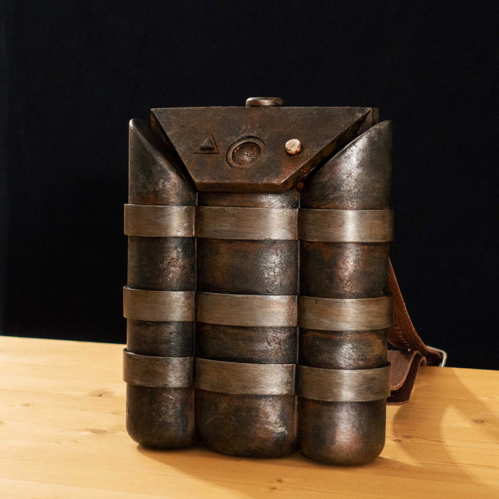A Fallout New Vegas inspired apparatus mimicking the NCR Ranger Air Tank "backpack" with a moving air pressure gauge and 2 pressable buttons! Comes in Clean, Weathered and Rusty versions! Straps are vegetabled leather.