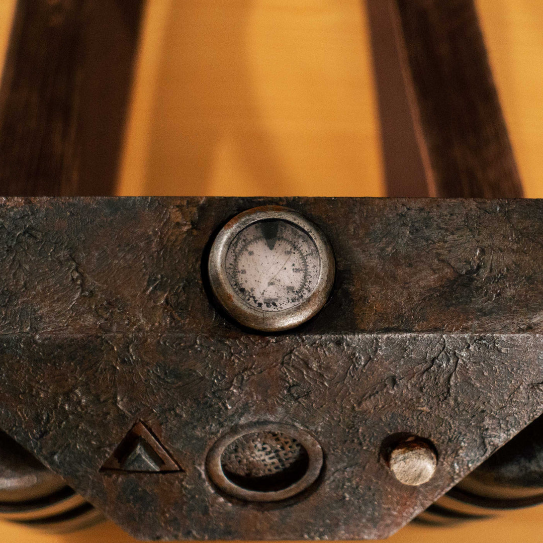 A Fallout New Vegas inspired apparatus mimicking the NCR Ranger Air Tank "backpack" with a moving air pressure gauge and 2 pressable buttons! Comes in Clean, Weathered and Rusty versions! Straps are vegetabled leather.