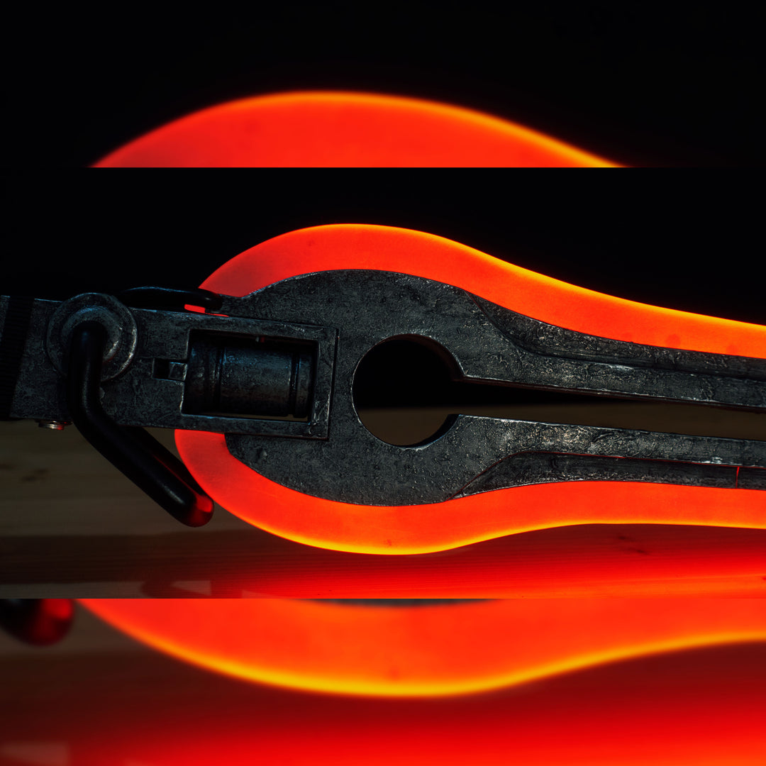 The wonderful glowing cut-through-anything-blade, aka known as the Plasma Cutter from the Outer Worlds, is now available in all colours combined! Pop a battery in the handle and it's game time!
