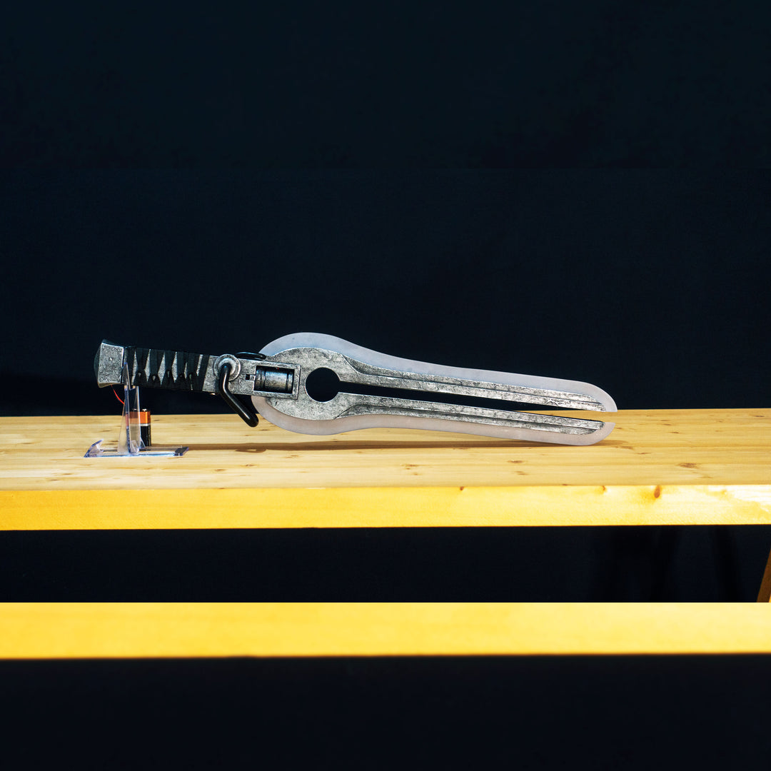 The wonderful glowing cut-through-anything-blade, aka known as the Plasma Cutter from the Outer Worlds, is now available in all colours combined! Pop a battery in the handle and it's game time!