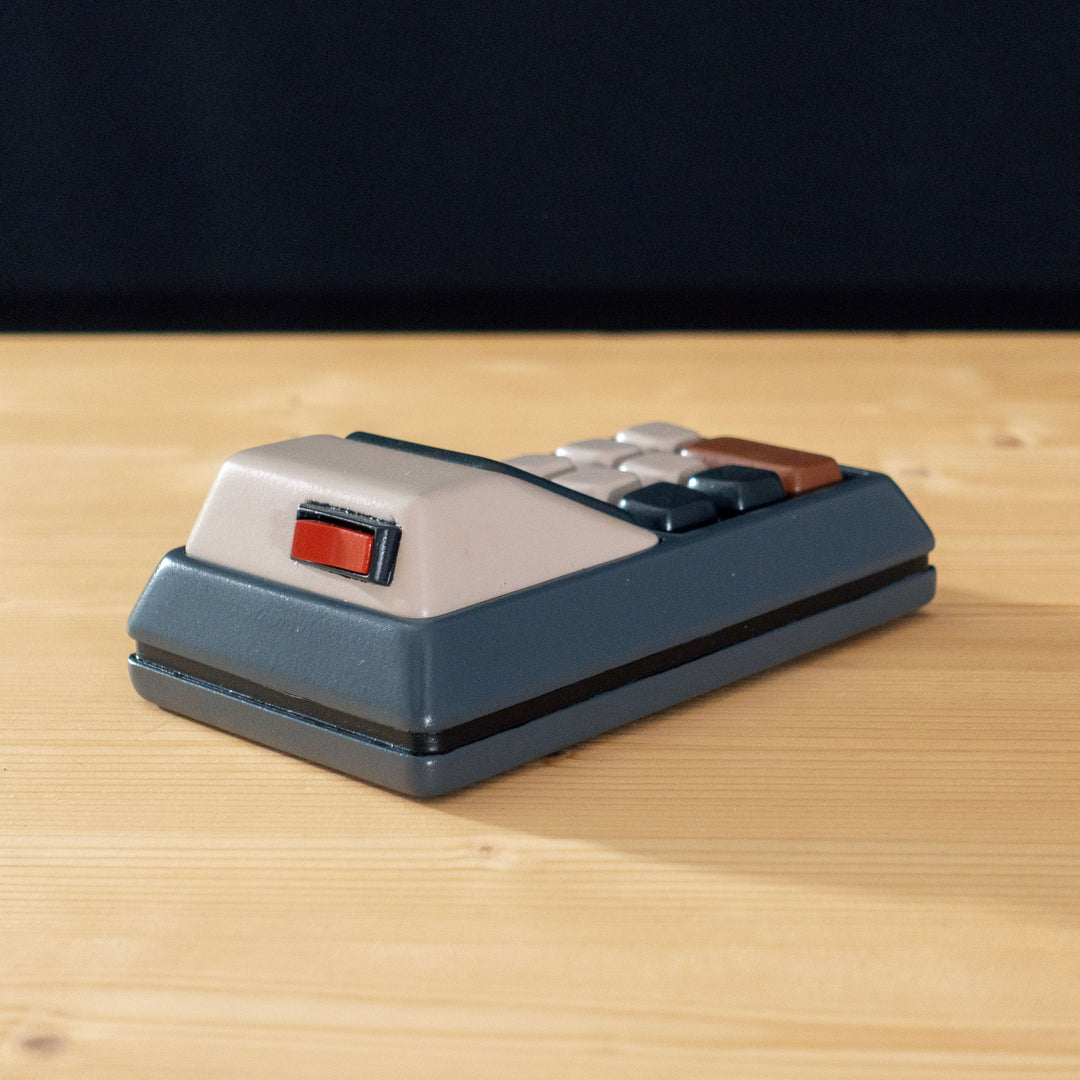 A TF2 Engineer Construction PDA prop for cosplay or collection with pressable and toggleable buttons!