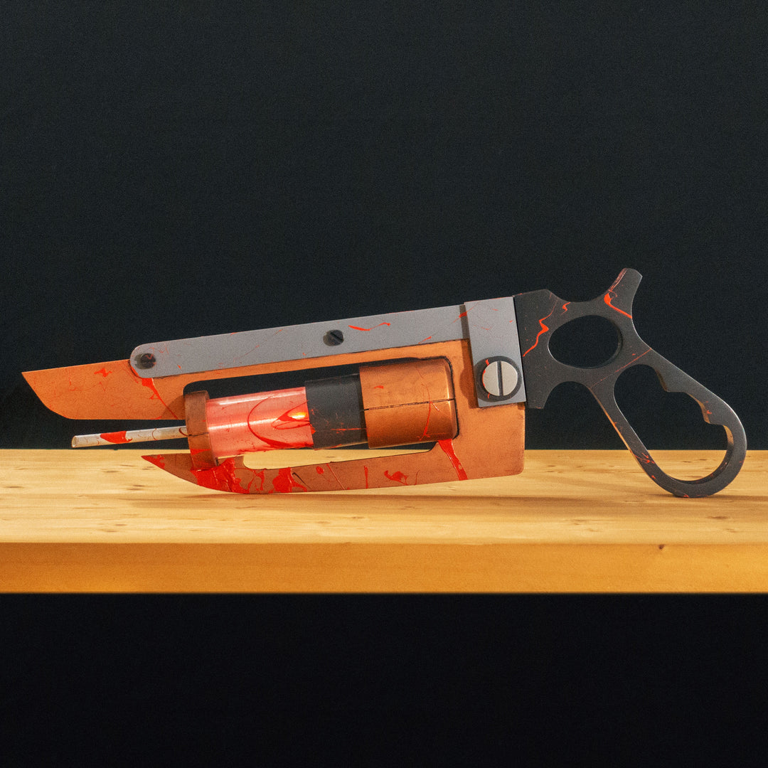 A TF2 Medic Übersaw either bloodied or not! Has a central glowing tube and can be Festivized!