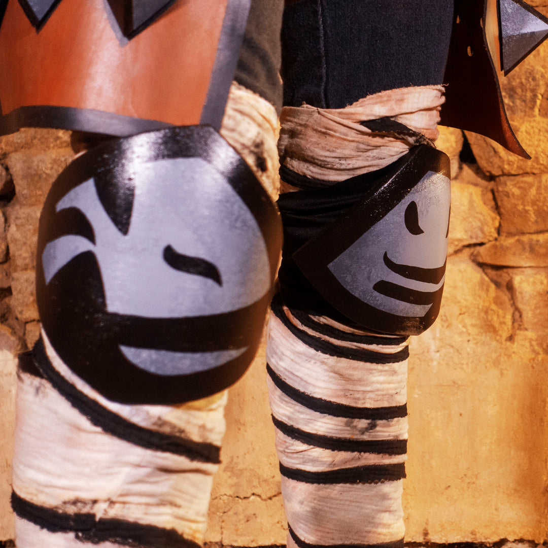 A full Leper cosplay bundle from Darkest Dungeon! Includes the Chest Armour, Wadders, Knee pads, Bandages, Cloak and Sword all with the cell-shadded look!