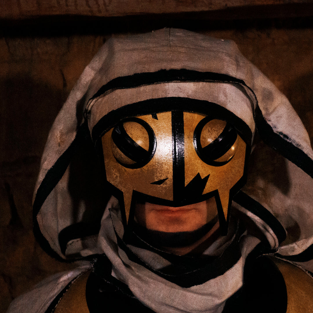 A full Leper cosplay bundle from Darkest Dungeon! Includes the Chest Armour, Wadders, Knee pads, Bandages, Cloak and Sword all with the cell-shadded look!